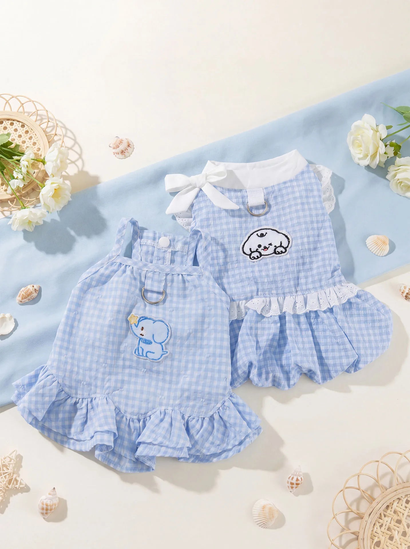 Vestito a Quadri Blu con Pettorina Integrata per Cani
