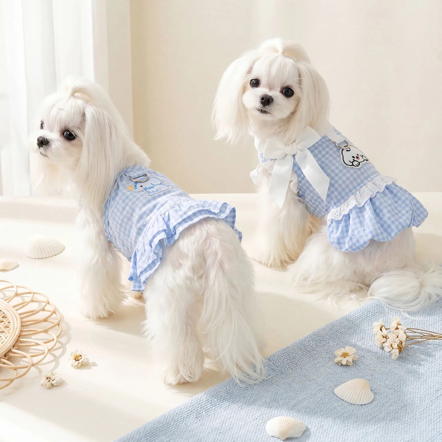 Vestito a Quadri Blu con Pettorina Integrata per Cani